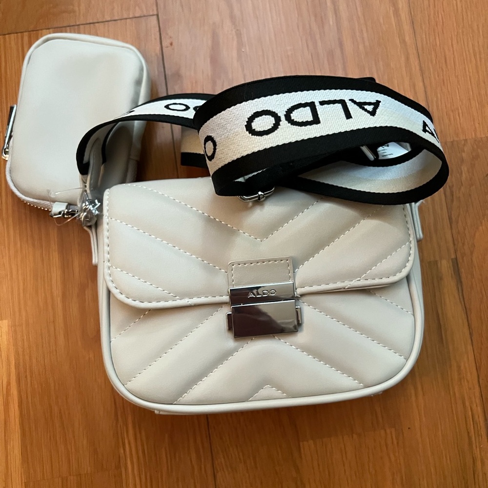 Cute Multifunctional Quilted Crossbody w/removable pouch.